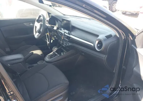 2021 Kia Forte Lxs z USA, uszkodzony, nr VIN 3KPF24AD1ME382744